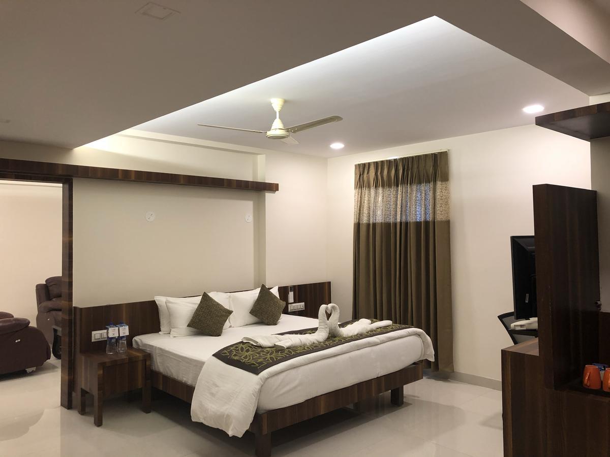 Kyriad Hotel Vijayapura By Othpl Bijāpur Exterior photo