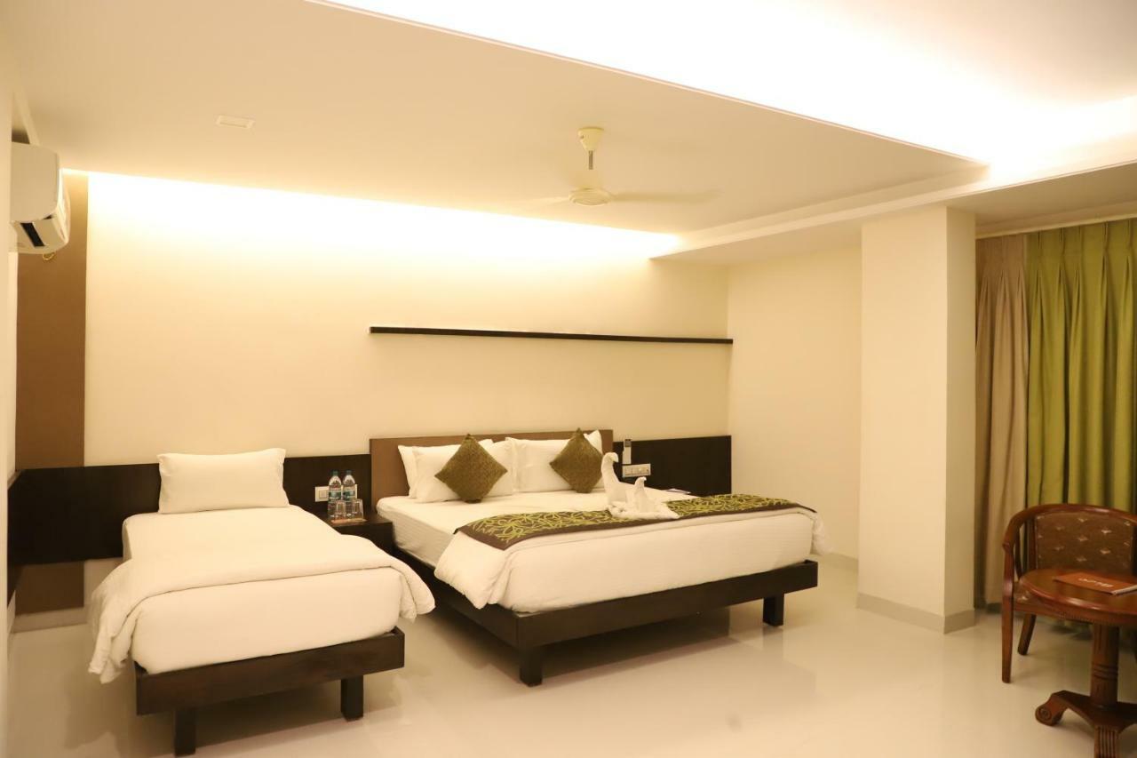 Kyriad Hotel Vijayapura By Othpl Bijāpur Exterior photo
